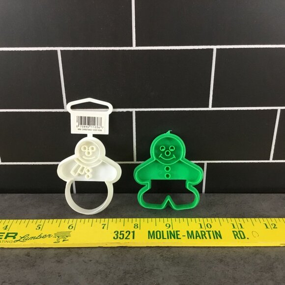 Wilton Mini Christmas Cookie Cutters Set Of 7 Plastic Shapes Bear Santa Tree Sno - Picture 9 of 10